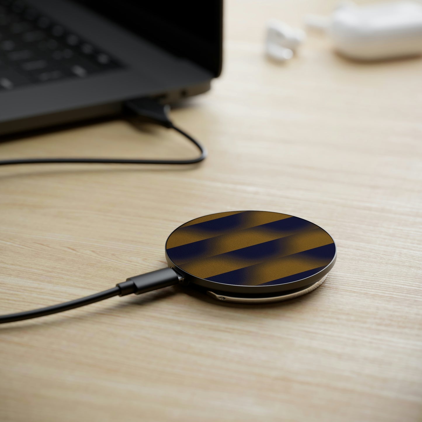 Office Magnetic Induction Charger